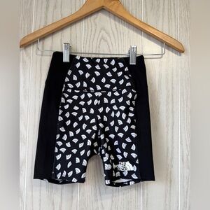 North Face Girls Black/white Logo Printed Biking Shorts Sz ⅞ LNC